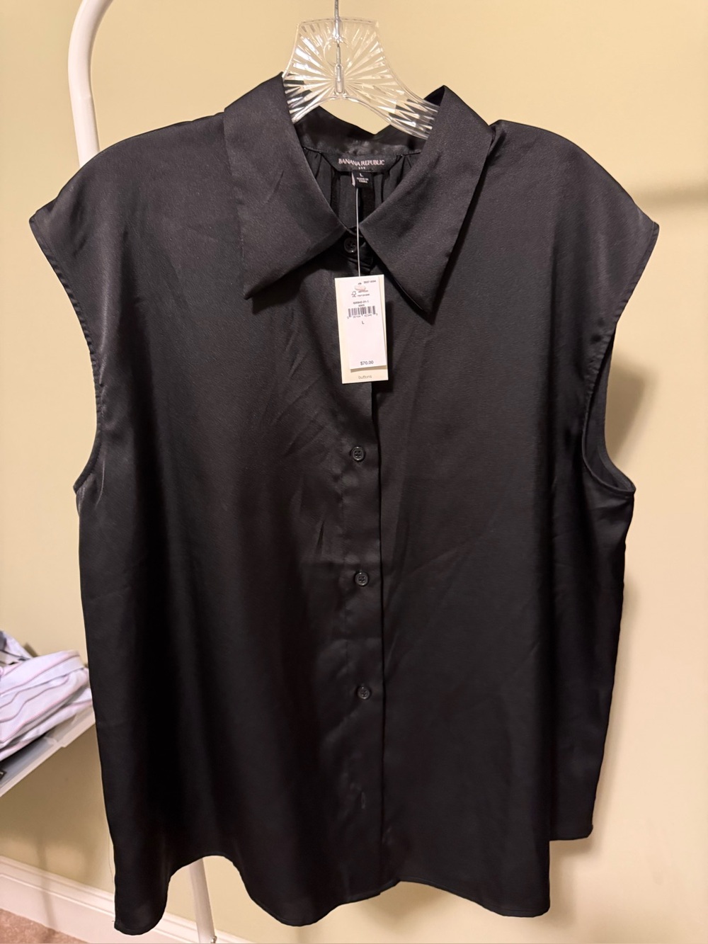 NWT Banana Republic Sleeveless Black Blouse SZ L 21" P2P